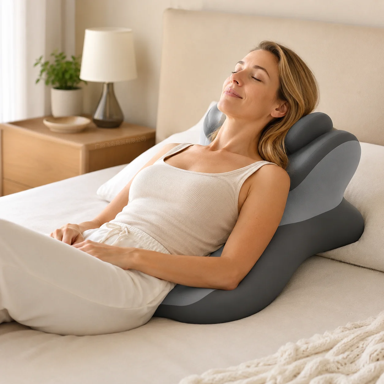 Ergonomic Memory Foam Pillow - Image 1